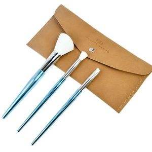 H/P 7/3🎉Elaina Badro babyblues makeup brush trio NWT